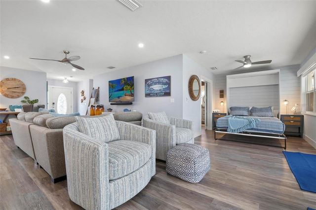 3915 COCONUT TERRACE, Bradenton, FL 34210