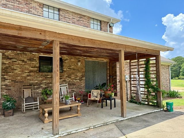 405 Lillis Rd., Columbia, MS 39429