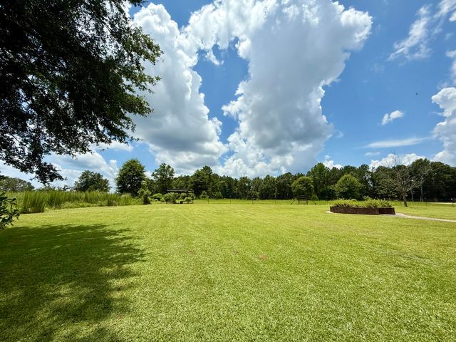 405 Lillis Rd., Columbia, MS 39429