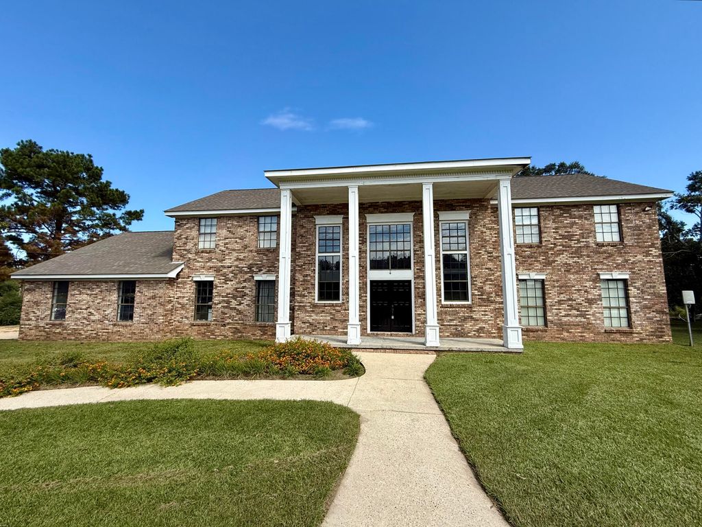 405 Lillis Rd., Columbia, MS 39429