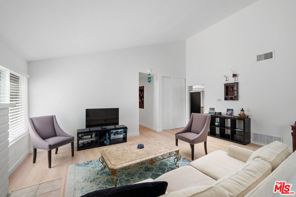 25347 Via Oriol, Santa Clarita, CA 91355 — photo 5