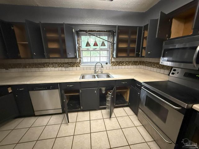 6536 Colonade Cir, Pensacola, FL 32506