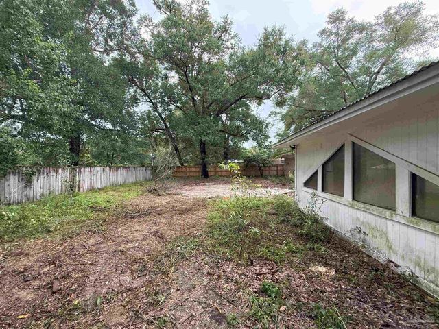 6536 Colonade Cir, Pensacola, FL 32506