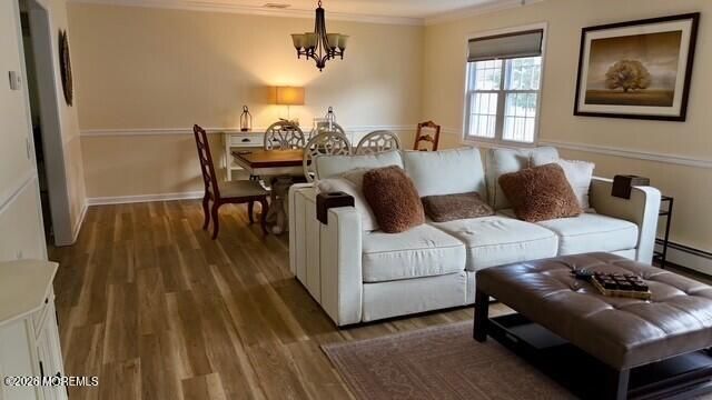 16 Banning Court, Toms River, NJ 08757