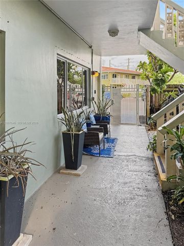 1423 Holly Heights Drive 11, Fort Lauderdale, FL 33304