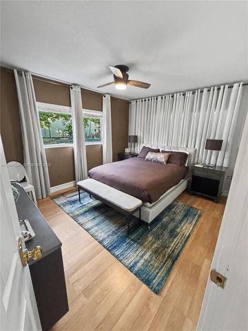1423 Holly Heights Drive 11, Fort Lauderdale, FL 33304