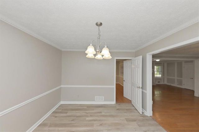 737 Mountainbrooke Circle, Stone Mountain, GA 30087