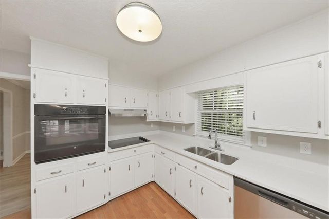 737 Mountainbrooke Circle, Stone Mountain, GA 30087