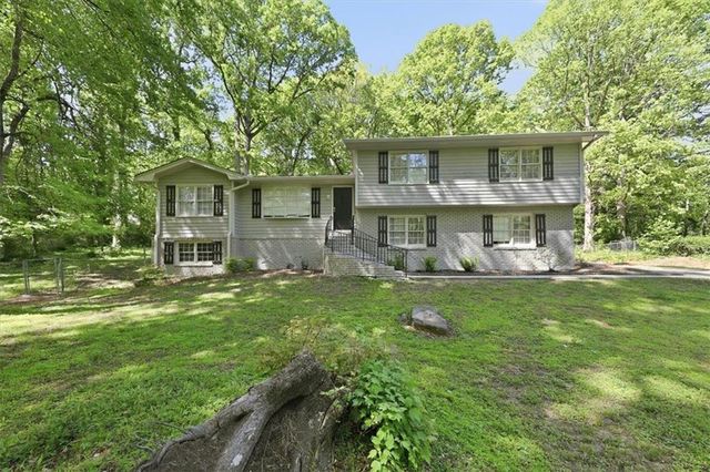 737 Mountainbrooke Circle, Stone Mountain, GA 30087