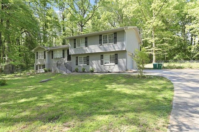 737 Mountainbrooke Circle, Stone Mountain, GA 30087