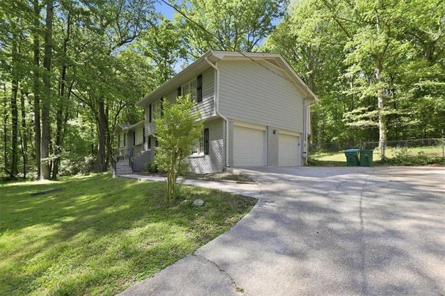 737 Mountainbrooke Circle, Stone Mountain, GA 30087