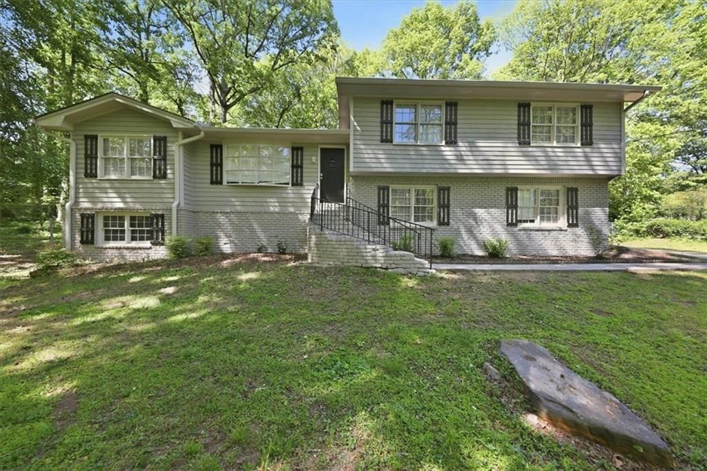 737 Mountainbrooke Circle, Stone Mountain, GA 30087