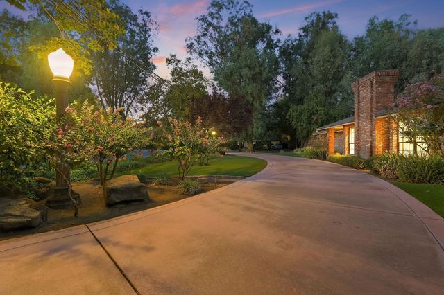 4688 N Wilson Avenue, Fresno, CA 93704