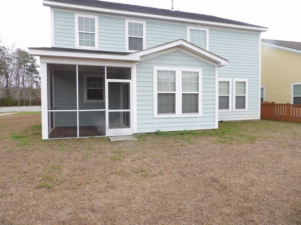 Image 12 of property listing at 315 Coopers Hawk Drive, Summerville, SC 29483