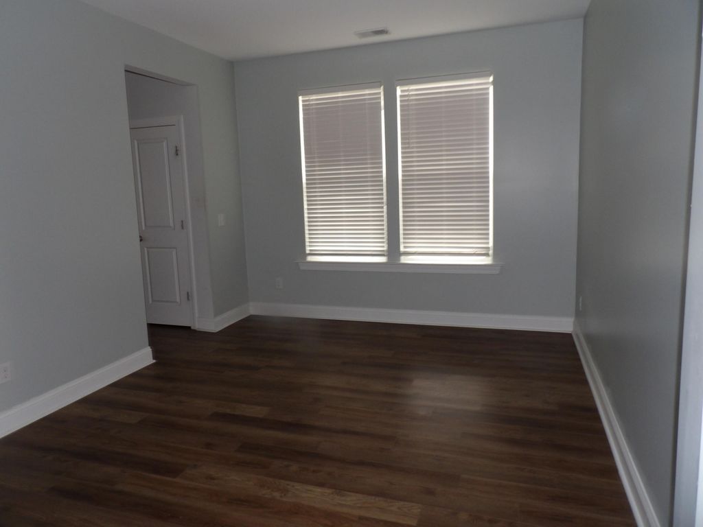 Image 4 of property listing at 315 Coopers Hawk Drive, Summerville, SC 29483