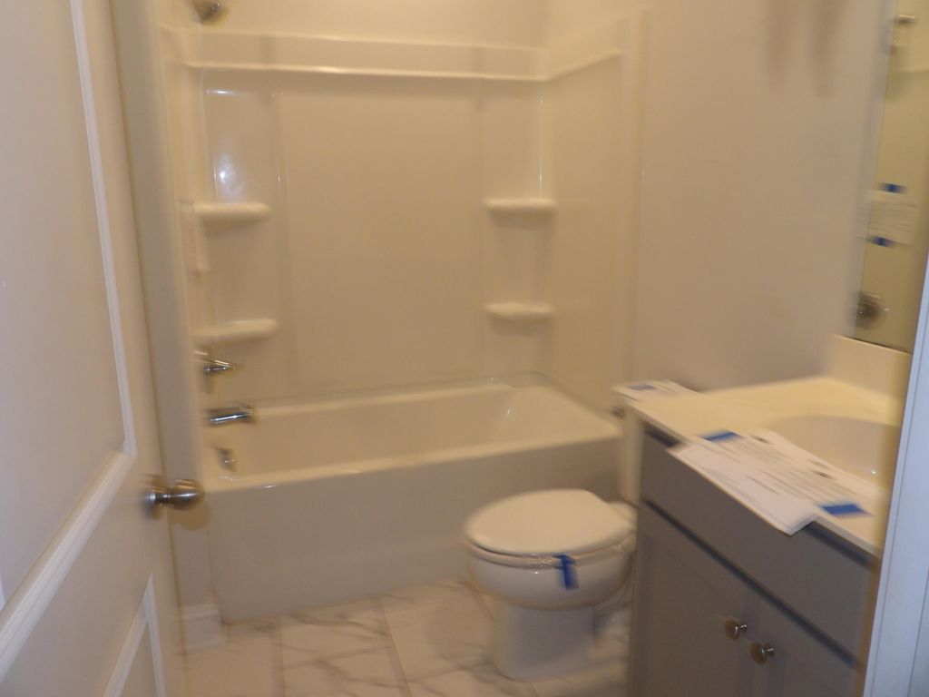 Image 6 of property listing at 315 Coopers Hawk Drive, Summerville, SC 29483