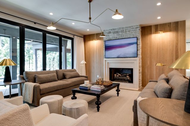 1135 Duncanwood Dr, Nashville, TN 37204