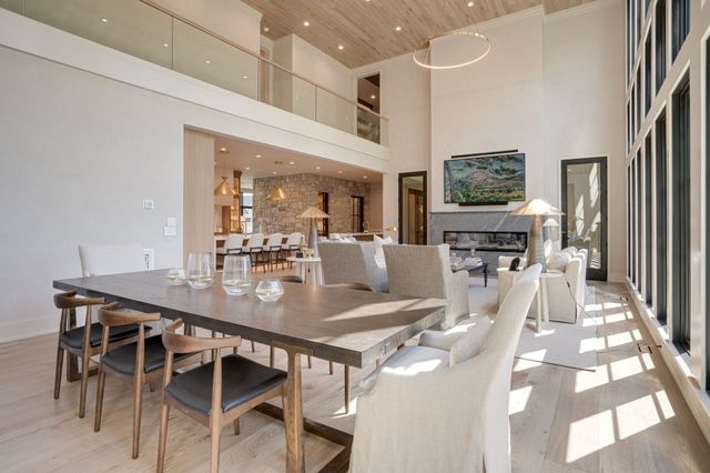 1135 Duncanwood Dr, Nashville, TN 37204