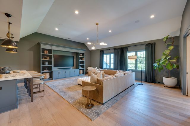 1135 Duncanwood Dr, Nashville, TN 37204