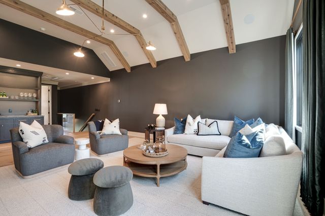 1135 Duncanwood Dr, Nashville, TN 37204