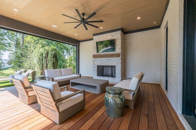 1135 Duncanwood Dr, Nashville, TN 37204