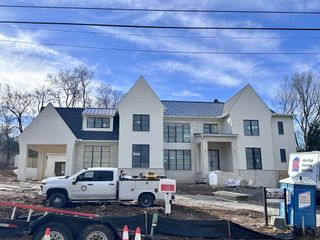 1135 Duncanwood Dr, Nashville, TN 37204