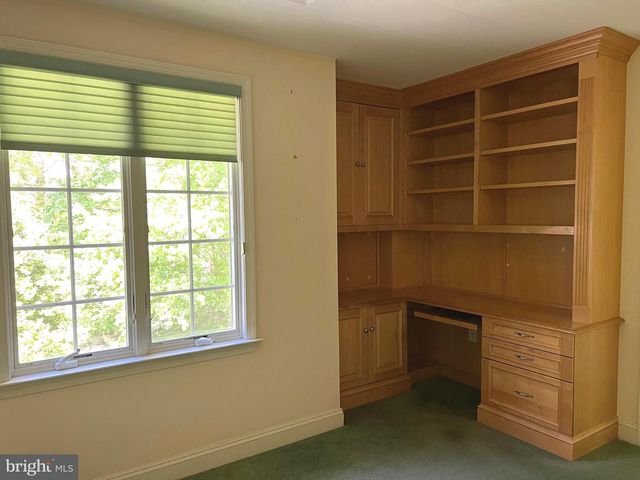 6907 WILSON LN, Bethesda, MD 20817