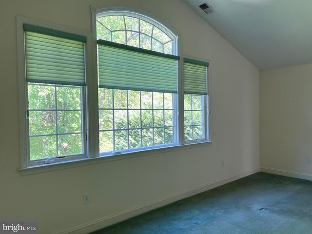 6907 WILSON LN, Bethesda, MD 20817