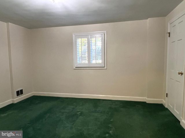 6907 WILSON LN, Bethesda, MD 20817