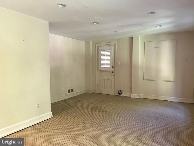 6907 WILSON LN, Bethesda, MD 20817