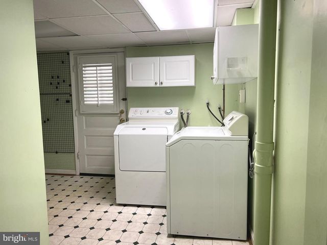 6907 WILSON LN, Bethesda, MD 20817