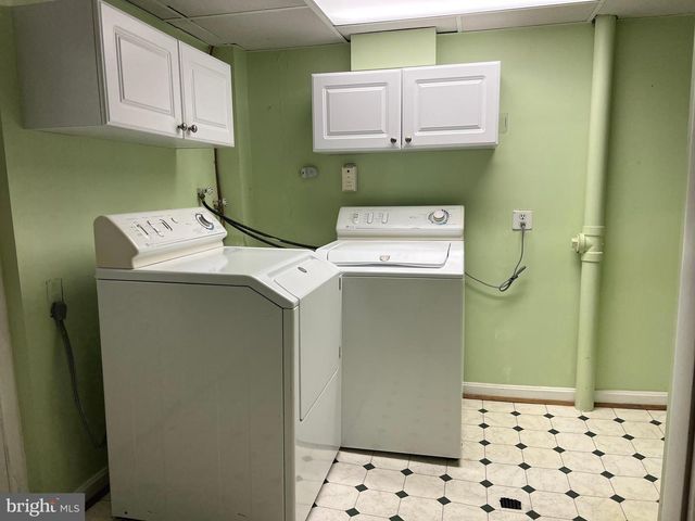 6907 WILSON LN, Bethesda, MD 20817