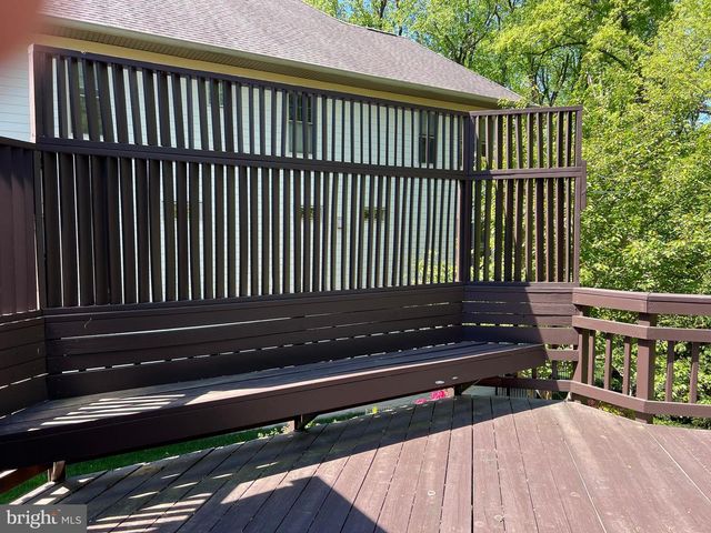 6907 WILSON LN, Bethesda, MD 20817