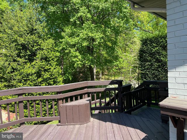 6907 WILSON LN, Bethesda, MD 20817