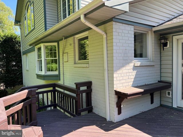 6907 WILSON LN, Bethesda, MD 20817