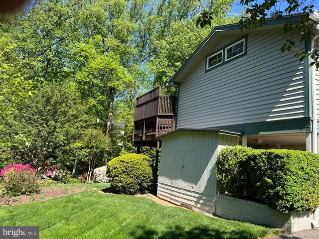 6907 WILSON LN, Bethesda, MD 20817