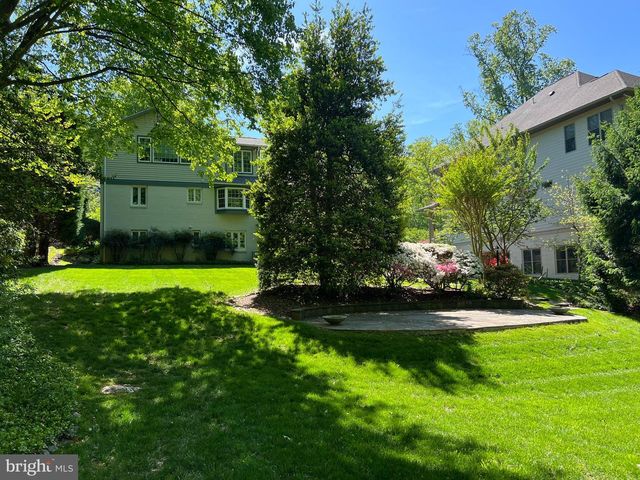 6907 WILSON LN, Bethesda, MD 20817