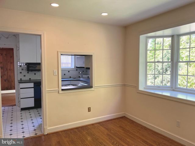 6907 WILSON LN, Bethesda, MD 20817