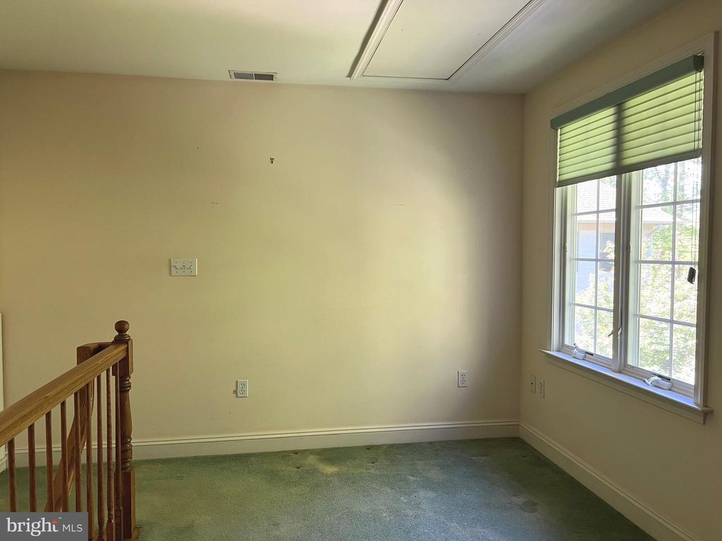 Image 18 of property listing at 6907 WILSON LN, Bethesda, MD 20817