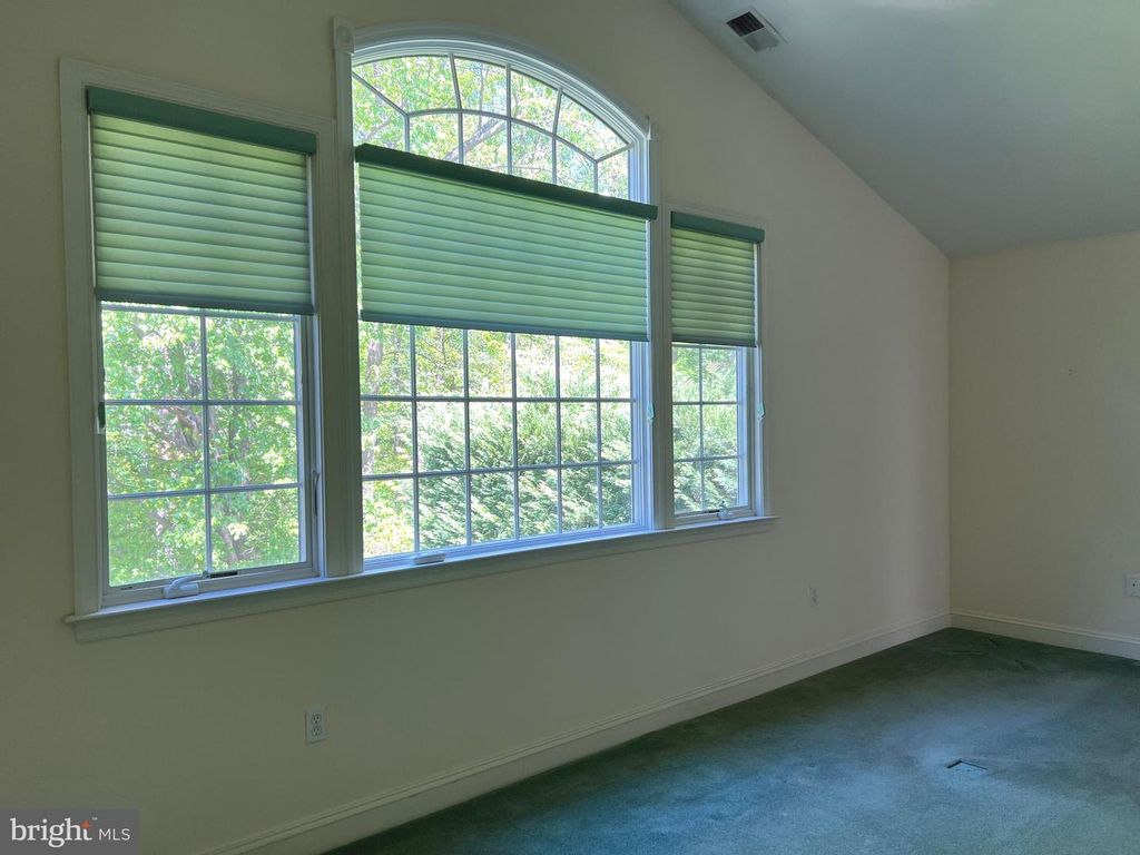Image 20 of property listing at 6907 WILSON LN, Bethesda, MD 20817