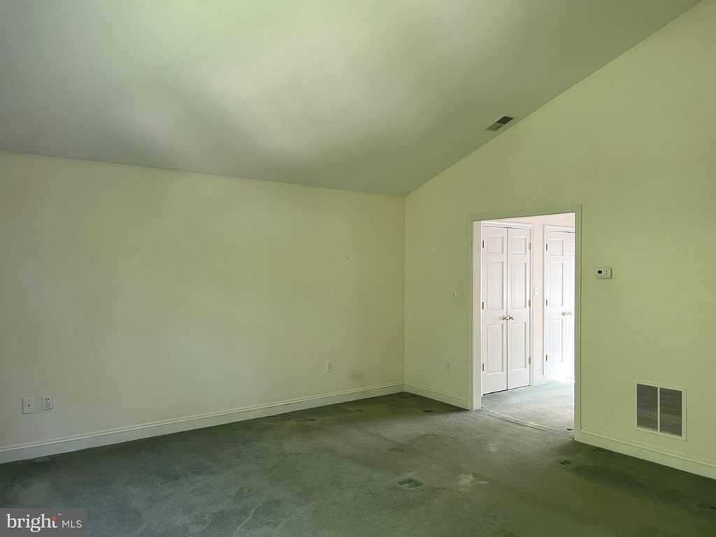 Image 21 of property listing at 6907 WILSON LN, Bethesda, MD 20817