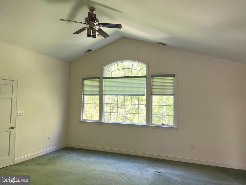 Image 22 of property listing at 6907 WILSON LN, Bethesda, MD 20817