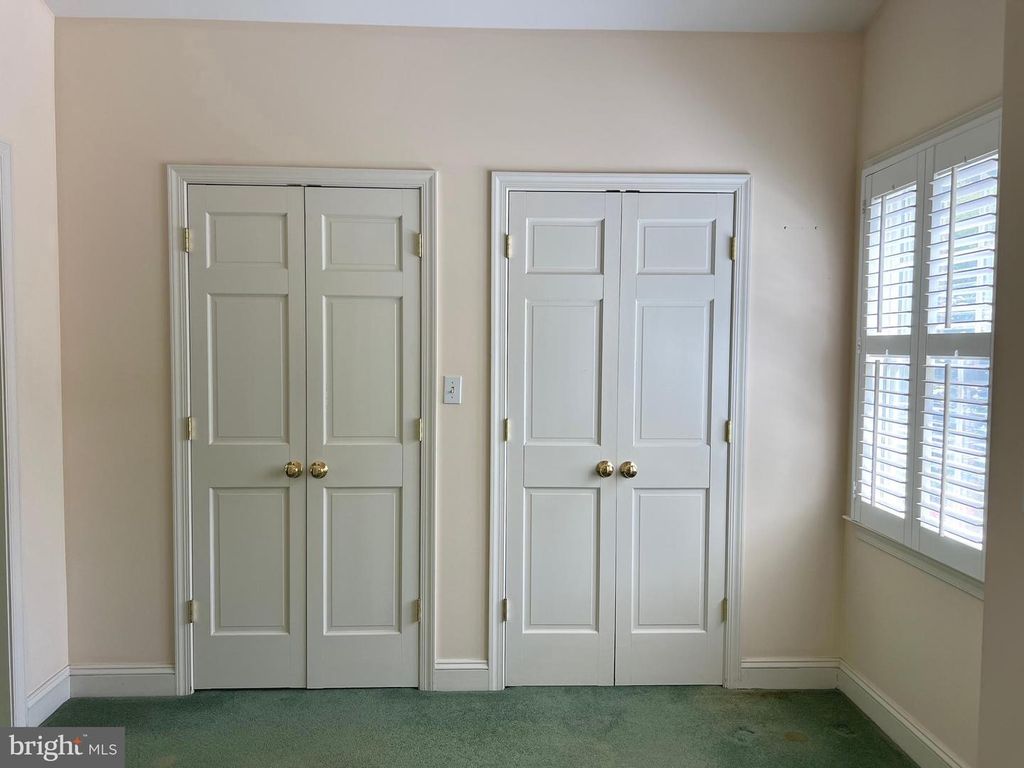 Image 25 of property listing at 6907 WILSON LN, Bethesda, MD 20817