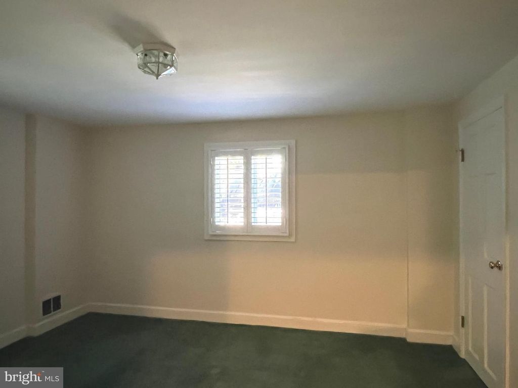 Image 30 of property listing at 6907 WILSON LN, Bethesda, MD 20817