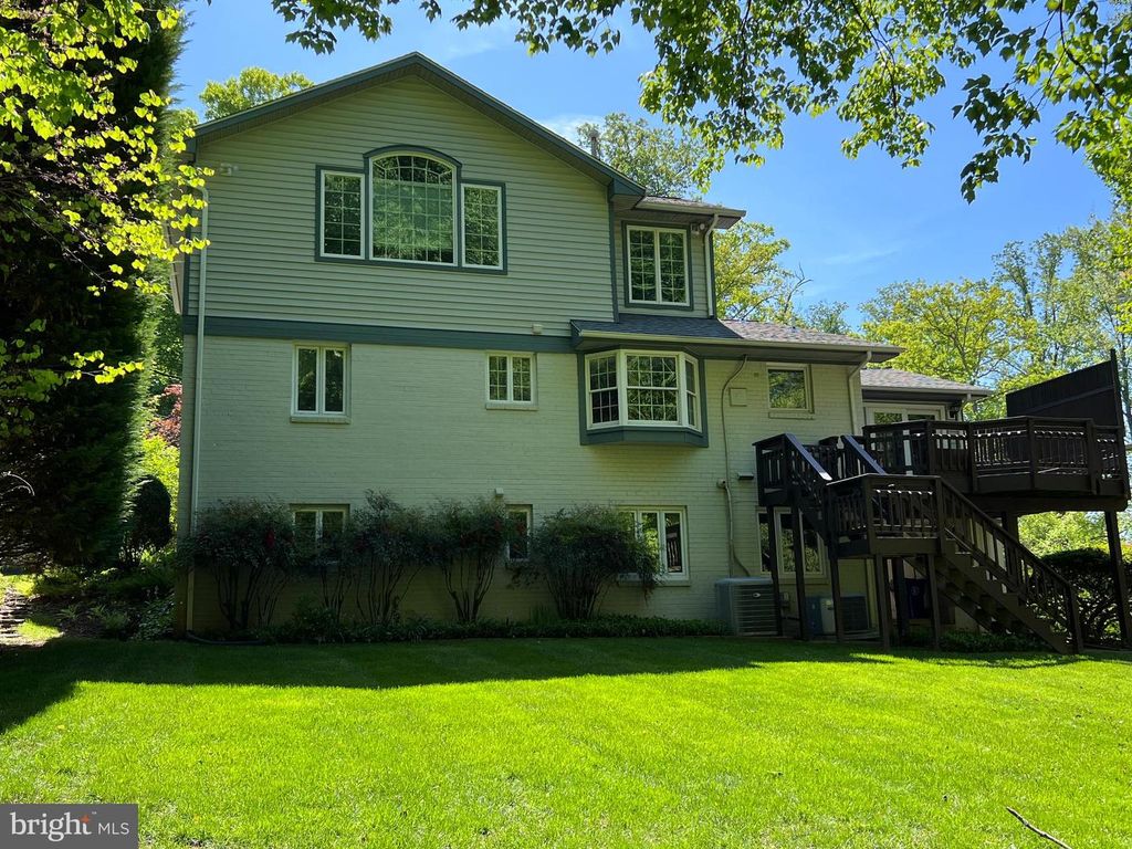 Image 59 of property listing at 6907 WILSON LN, Bethesda, MD 20817