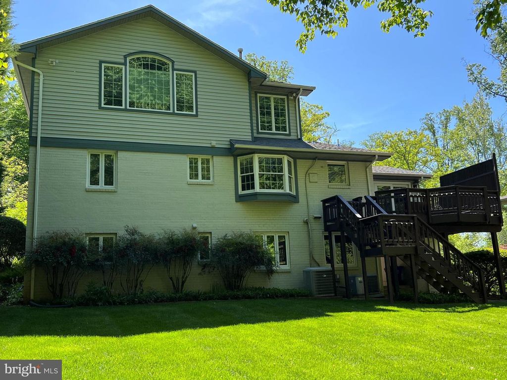 Image 60 of property listing at 6907 WILSON LN, Bethesda, MD 20817