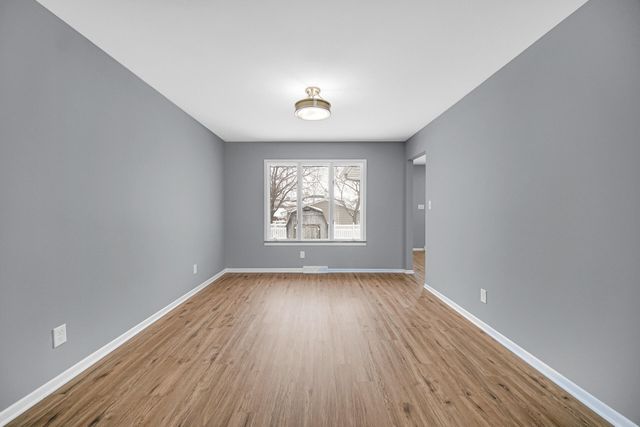 308 King Henry Drive, Schererville, IN 46375