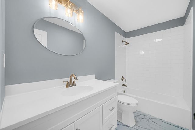 308 King Henry Drive, Schererville, IN 46375