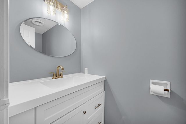 308 King Henry Drive, Schererville, IN 46375