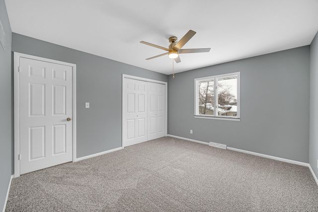 308 King Henry Drive, Schererville, IN 46375